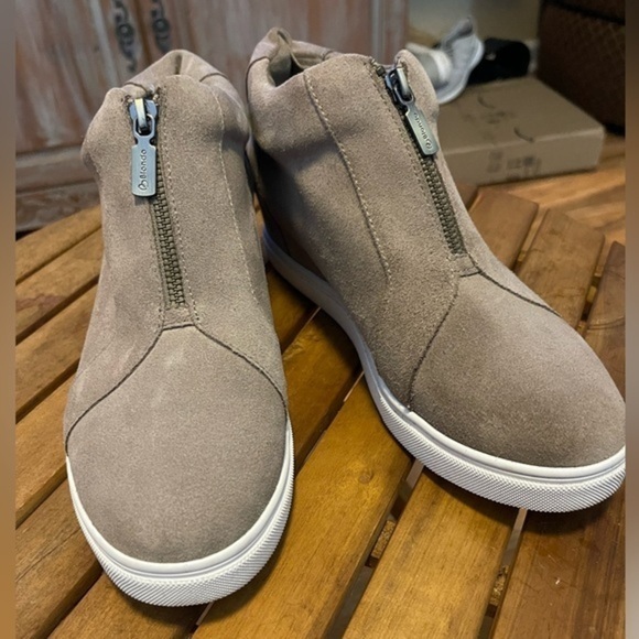 Blondo Waterproof Ankle Booties w/ Front Zipper. In EUC. Size 11. Padding. - Picture 3 of 7